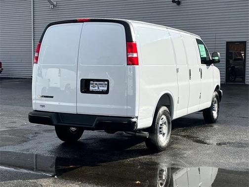 2025 Chevrolet Express 2500 RWD 2500 Regular Wheelbase WT