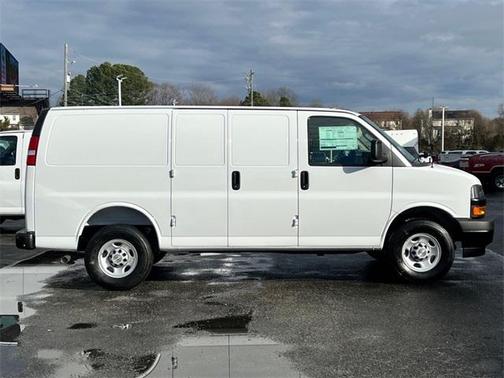 2025 Chevrolet Express 2500 RWD 2500 Regular Wheelbase WT