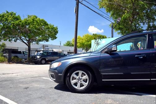 Barents Blue Metallic 2008 Volvo XC70 3.2