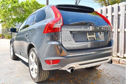 2013 Volvo XC60 T6 R-Design Platinum