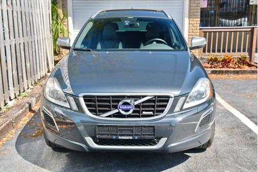 2013 Volvo XC60 T6 R-Design Platinum
