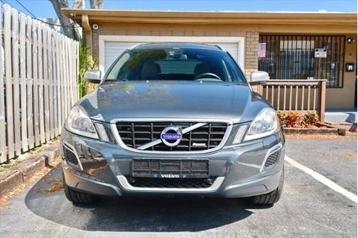 2013 Volvo XC60 T6 R-Design Platinum