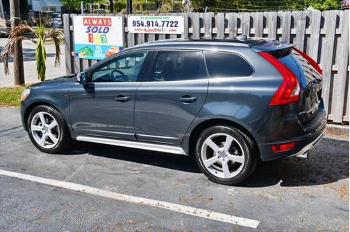 2013 Volvo XC60 T6 R-Design Platinum