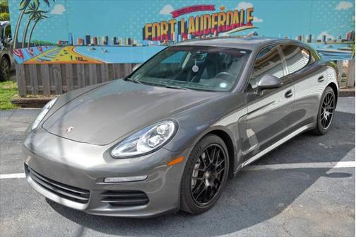 2016 Porsche Panamera Edition