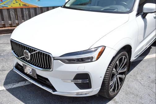 White 2023 Volvo XC60 B6 Ultimate Bright Theme AWD 4dr SUV