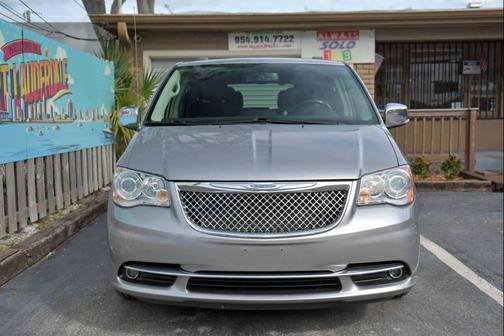 2016 Chrysler Town & Country Limited Platinum