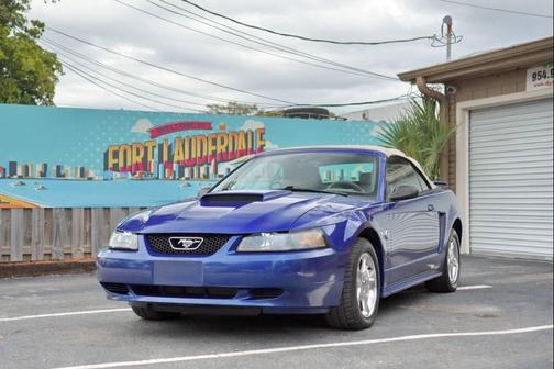 2004 Ford Mustang Deluxe