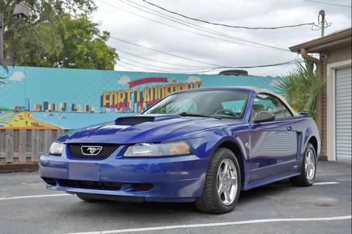 2004 Ford Mustang Deluxe
