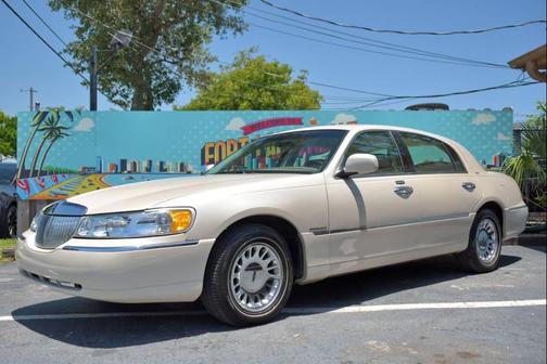 2002 Lincoln Town Car Cartier