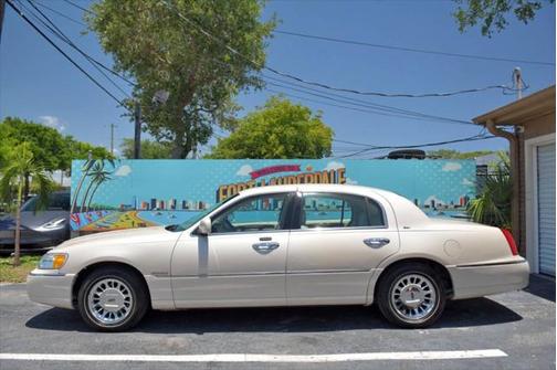 2002 Lincoln Town Car Cartier