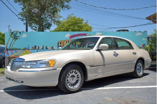 2002 Lincoln Town Car Cartier