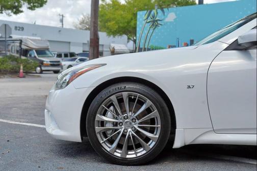 2014 INFINITI Q60 Journey