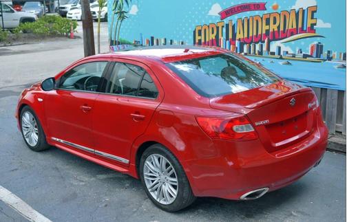 2013 Suzuki Kizashi Sport SLS