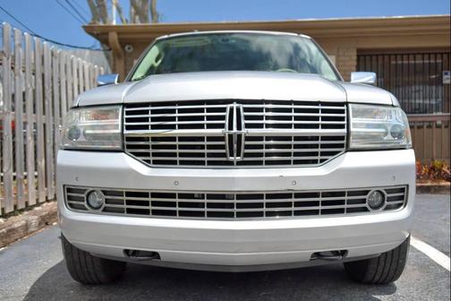 2014 Lincoln Navigator Base