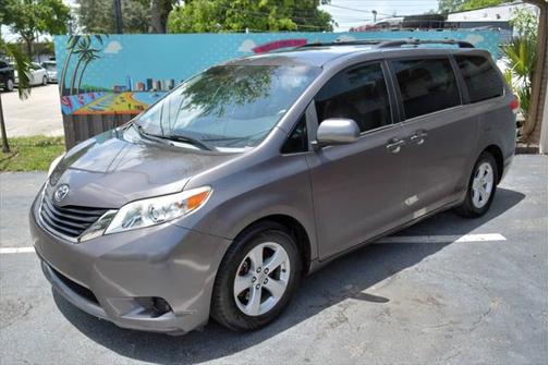 2011 Toyota Sienna LE