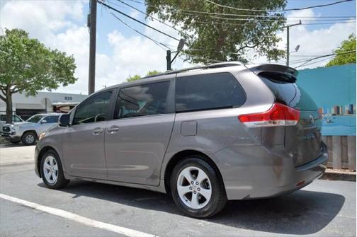2011 Toyota Sienna LE