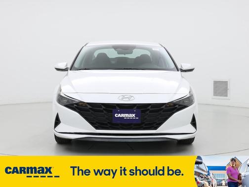 2022 Hyundai ELANTRA SE