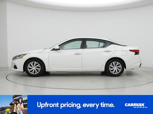 White 2019 Nissan Altima S
