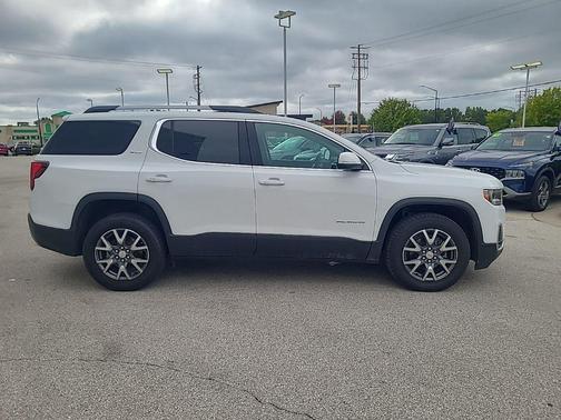 2023 GMC Acadia AWD SLT