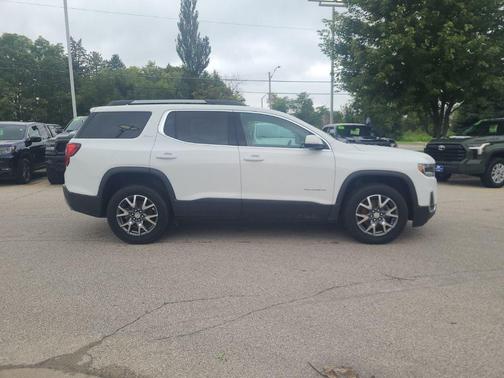 2023 GMC Acadia AWD SLT