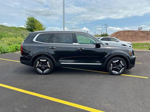 Ebony Black 2025 Kia Telluride S