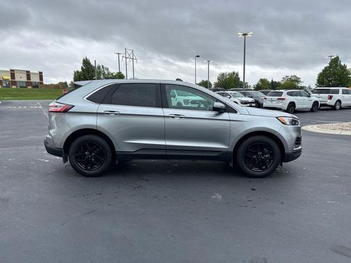 Iconic Silver Metallic 2024 Ford Edge SEL