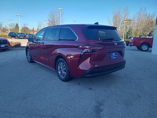 2021 Toyota Sienna XLE 7 Passenger
