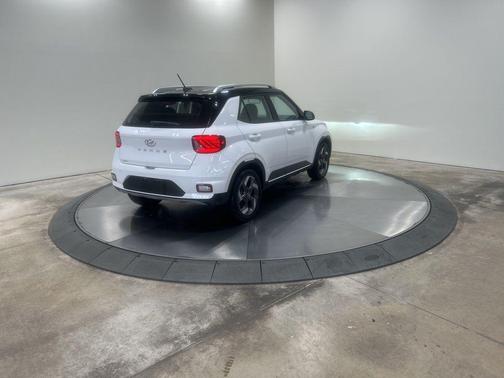 2024 Hyundai VENUE Limited