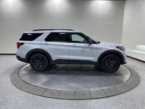 Space White Metallic 2026 Ford Explorer Tremor