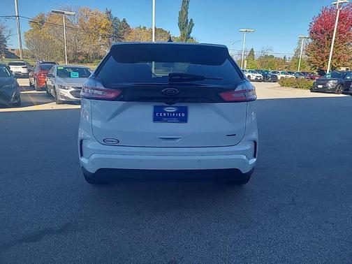 2022 Ford Edge SE