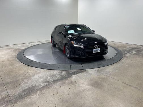 2019 Hyundai Veloster 2