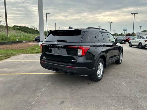 Agate Black Metallic 2026 Ford Explorer Active
