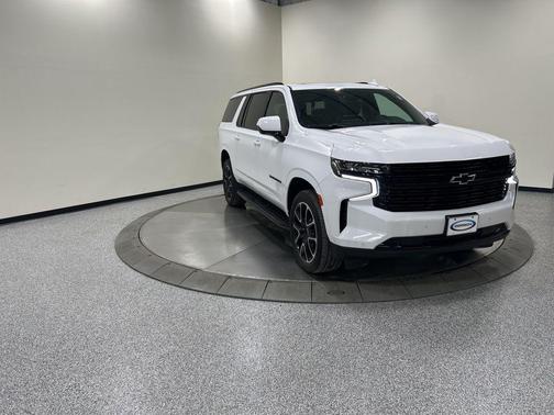 2023 Chevrolet Suburban RST