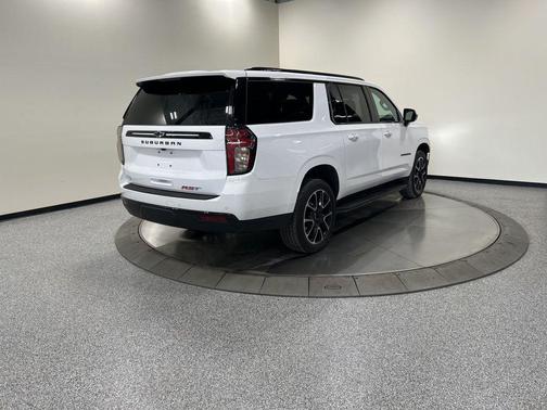 2023 Chevrolet Suburban RST