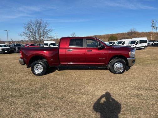 2022 RAM 3500 Big Horn Mega Cab 4x4 6'4' Box