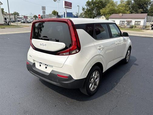 2022 Kia Soul LX