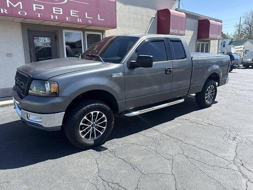 Dark Shadow Gray Clearcoat Metallic 2004 Ford F-150 XL SuperCab