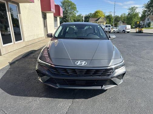 Amazon Gray 2025 Hyundai ELANTRA Limited