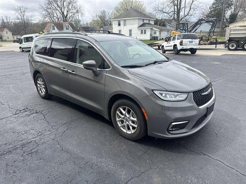 2022 Chrysler Pacifica Touring-L