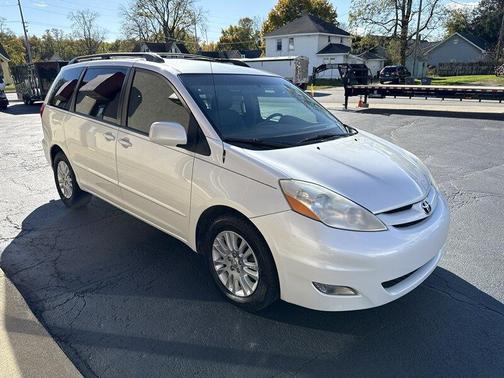 2010 Toyota Sienna XLE