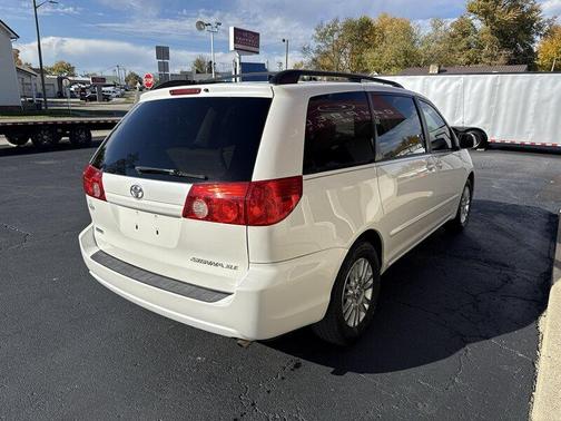 2010 Toyota Sienna XLE