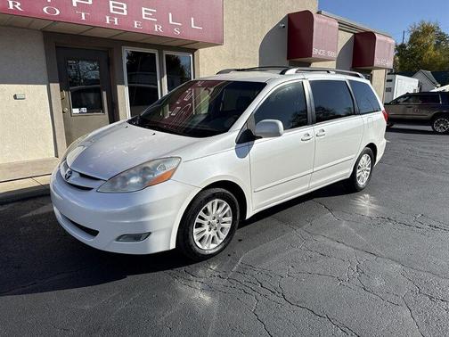 2010 Toyota Sienna XLE