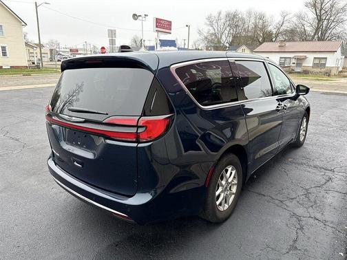 2024 Chrysler Pacifica Touring-L