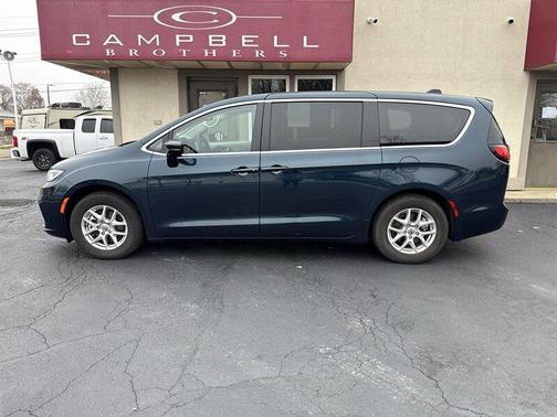 2024 Chrysler Pacifica Touring-L