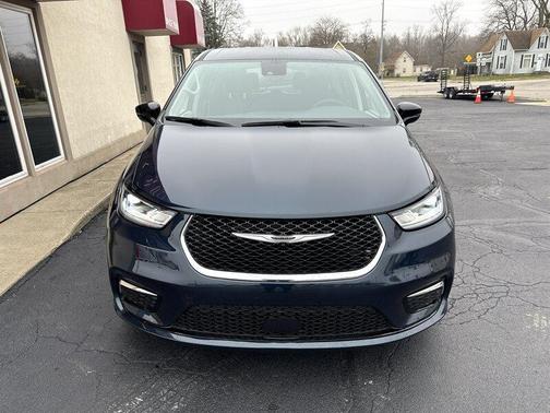 2024 Chrysler Pacifica Touring-L