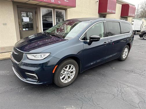2024 Chrysler Pacifica Touring-L