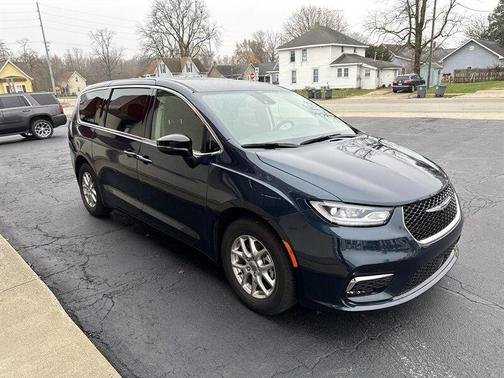 2024 Chrysler Pacifica Touring-L