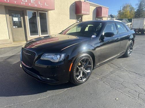 2022 Chrysler 300 S
