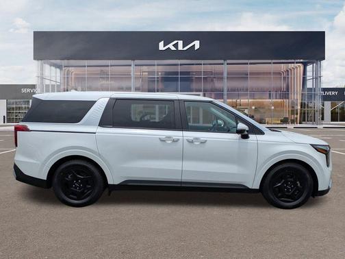 Snow White Pearl 2025 Kia Carnival LXS
