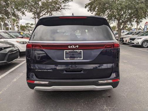 2022 Kia Carnival LXS